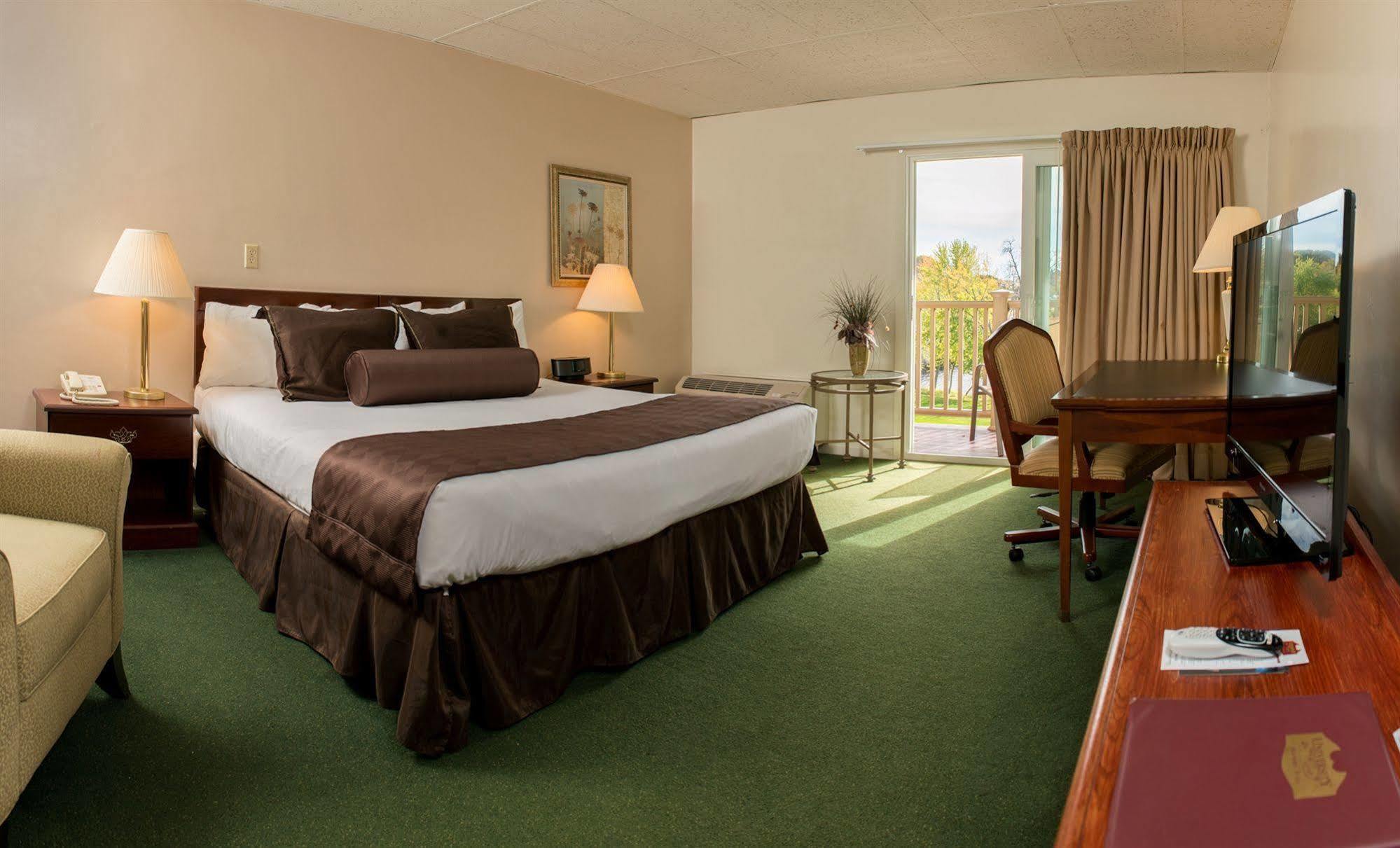 University Inn Academic Suites Orono Exterior photo