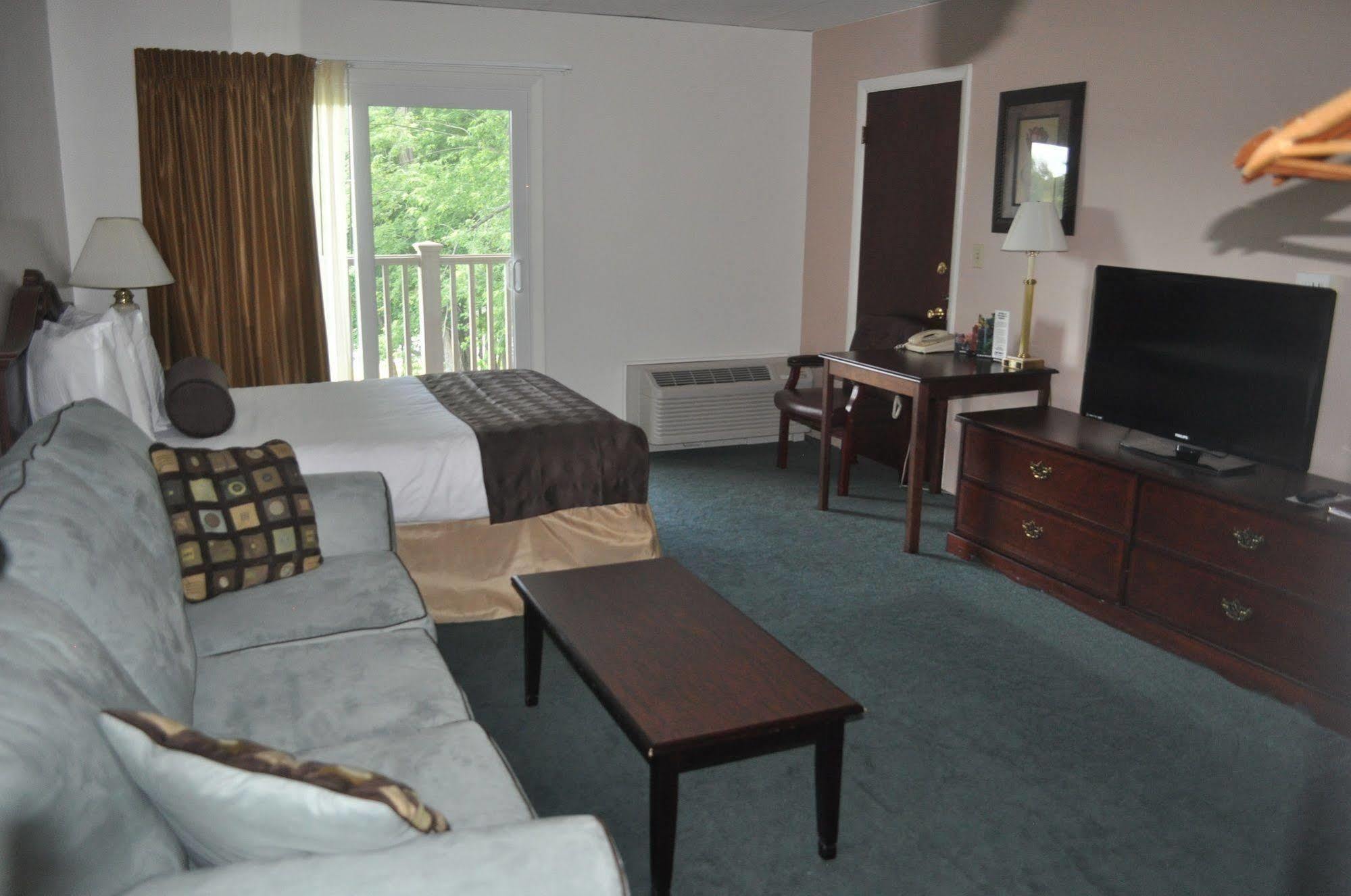University Inn Academic Suites Orono Exterior photo