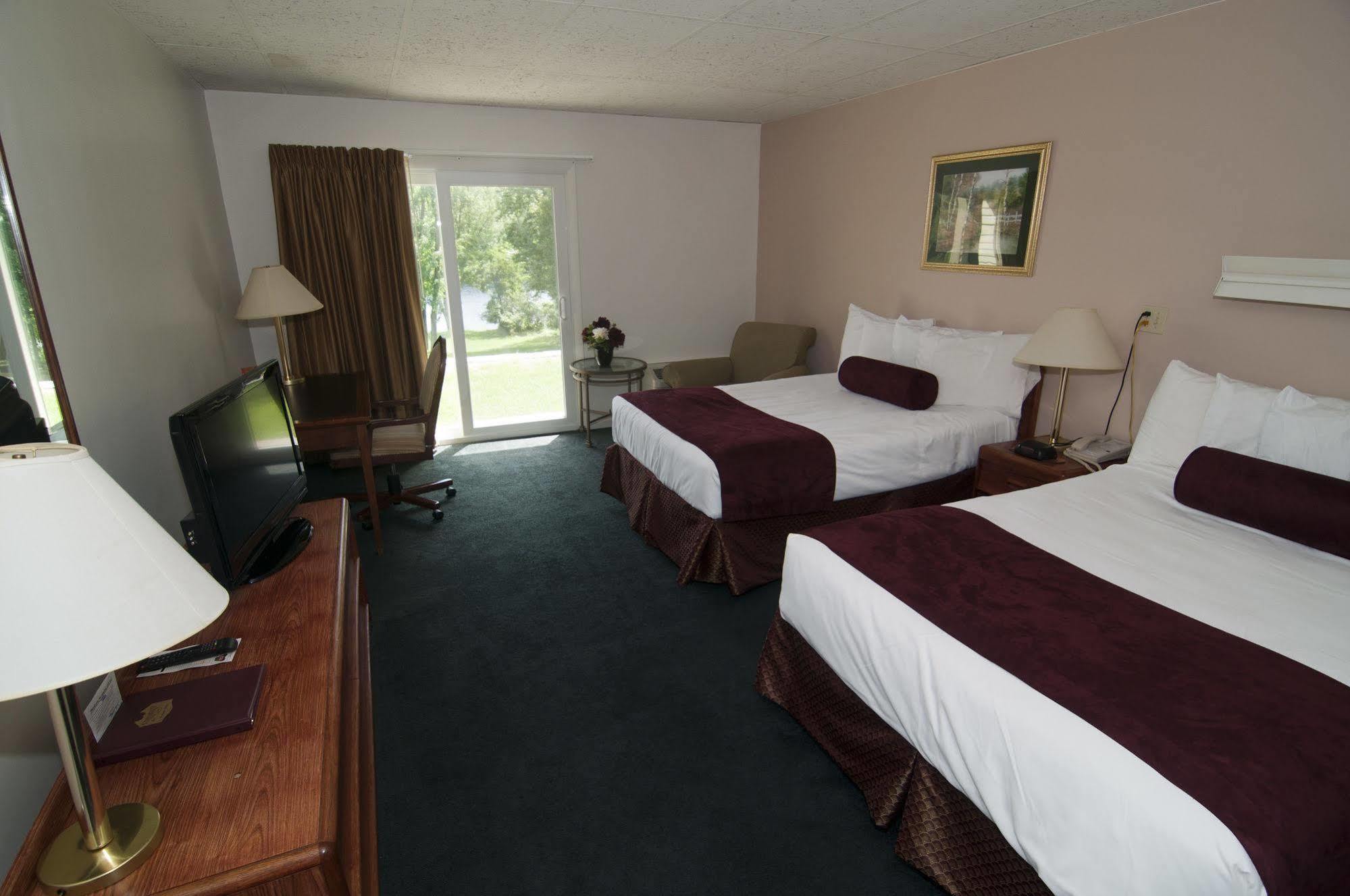 University Inn Academic Suites Orono Room photo