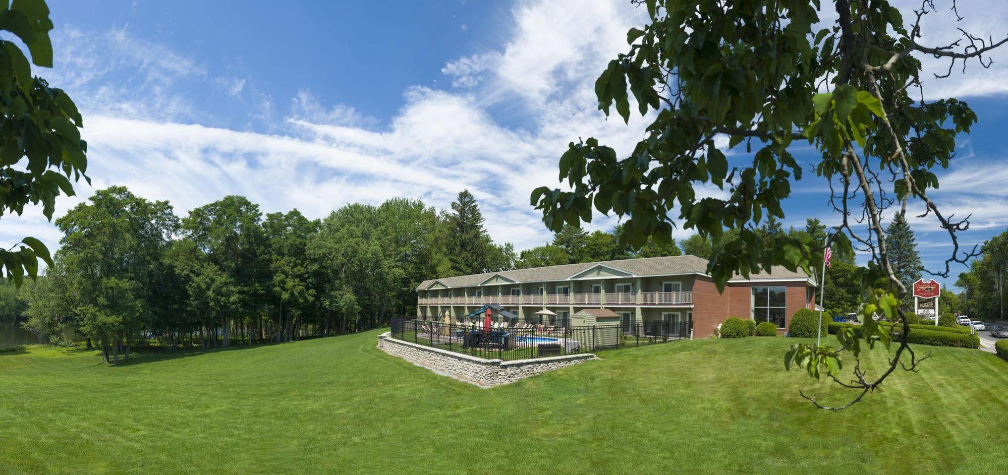 University Inn Academic Suites Orono Exterior photo